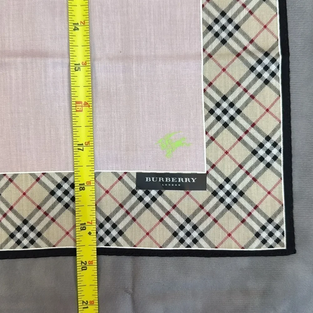 NWT Burberry Scarf - Picture 7 of 7